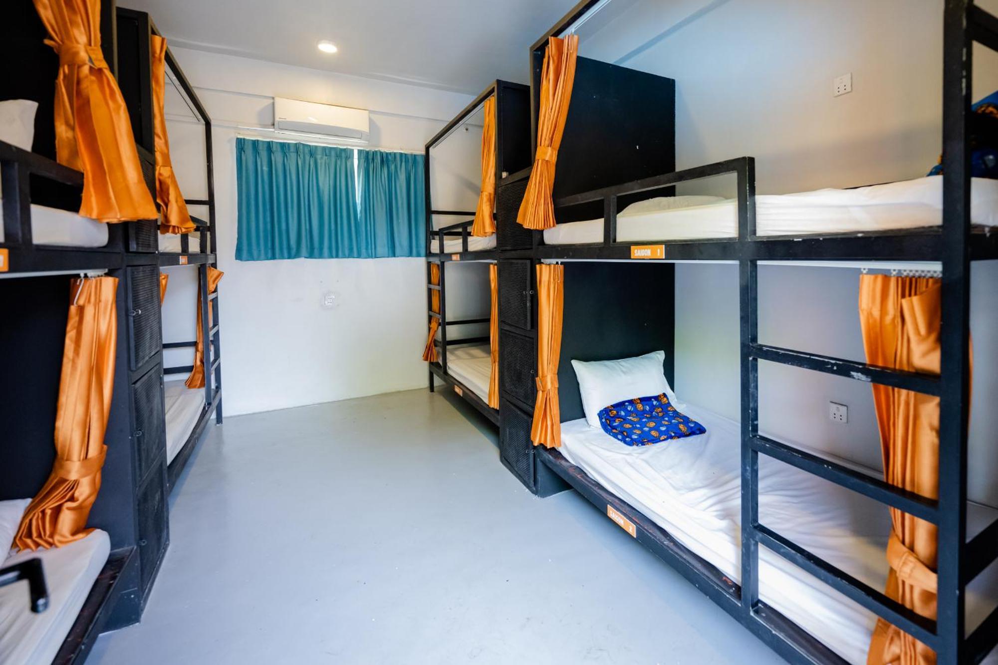 White Rabbit Hostel Siem Reap Buitenkant foto